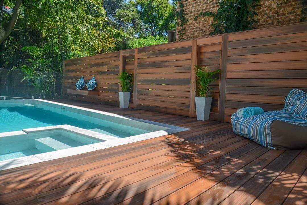 Deck externo de Piscina